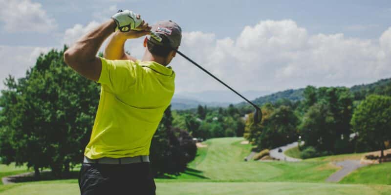 bases du swing au golf